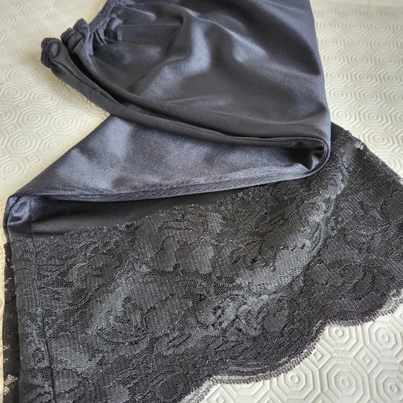 Retro Satin/Lace Half Slip Small 24"+ - Picture 2 of 6